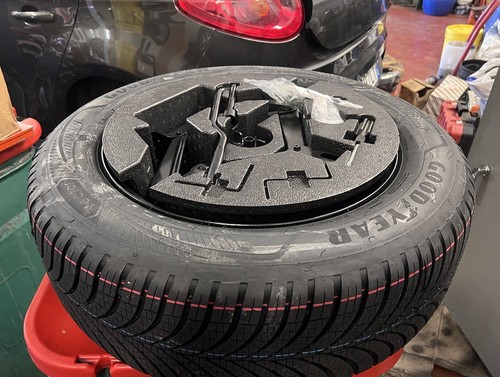 Ruota scorta per jeep - di,